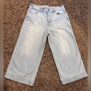 *SOLD* 
a.n.a. High Rise Wide Leg Crop Jeans